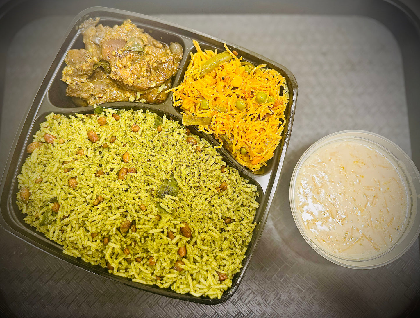 Veg meals (Mint Rice, Brinjal Pepper Fry, Semiya Kichadi, Semiya payasam/kheer)