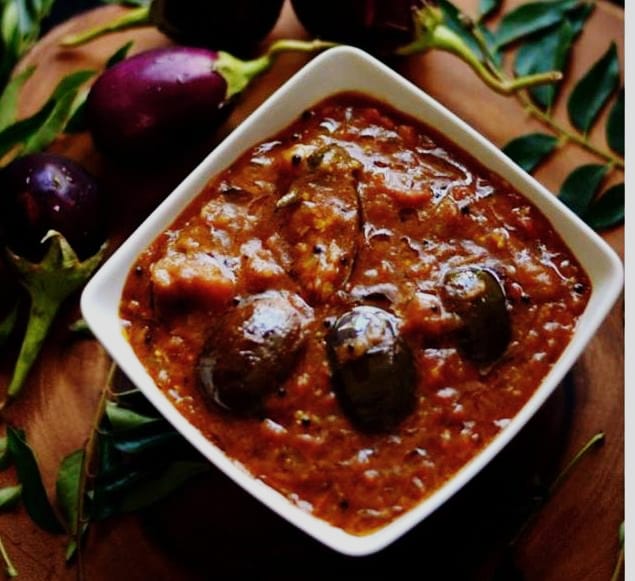 Brinjal curry (Ennai kathirikai kulambu)